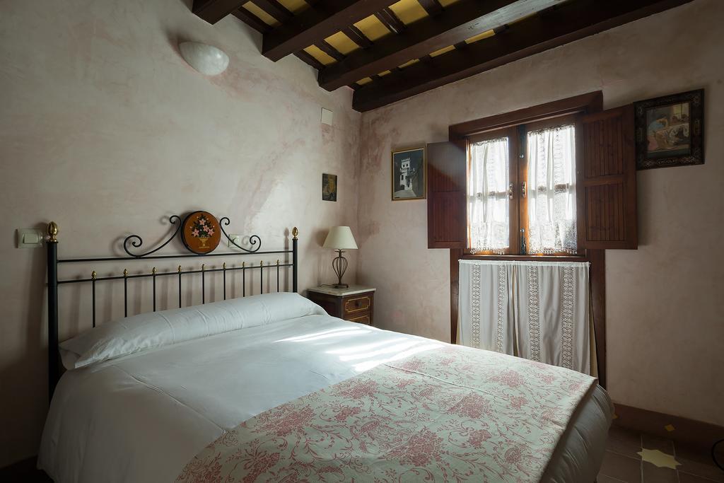 Holi-Rent Historic House Next To The Alcazar Apartment Sevilla Bagian luar foto