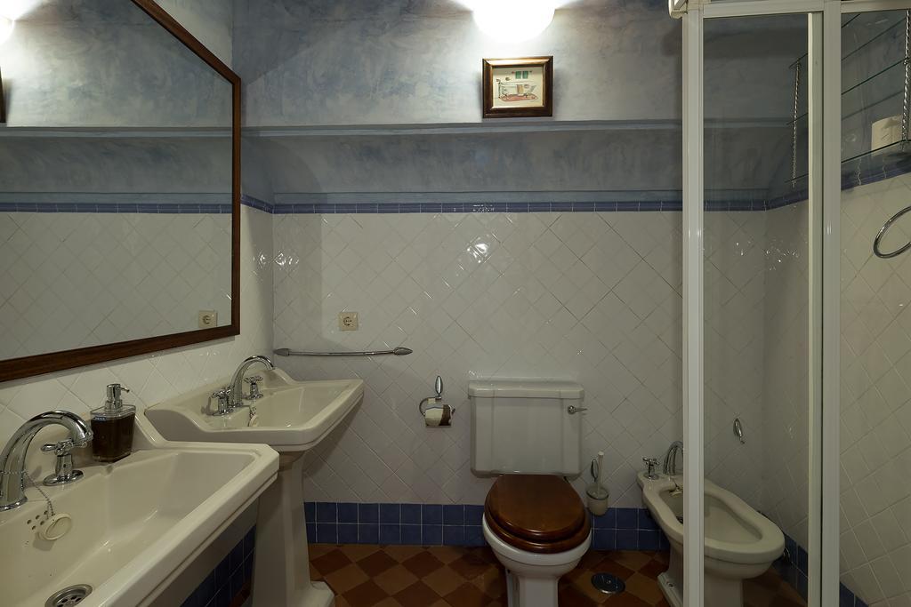 Holi-Rent Historic House Next To The Alcazar Apartment Sevilla Bagian luar foto