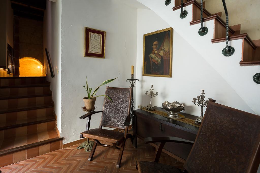 Holi-Rent Historic House Next To The Alcazar Apartment Sevilla Bagian luar foto