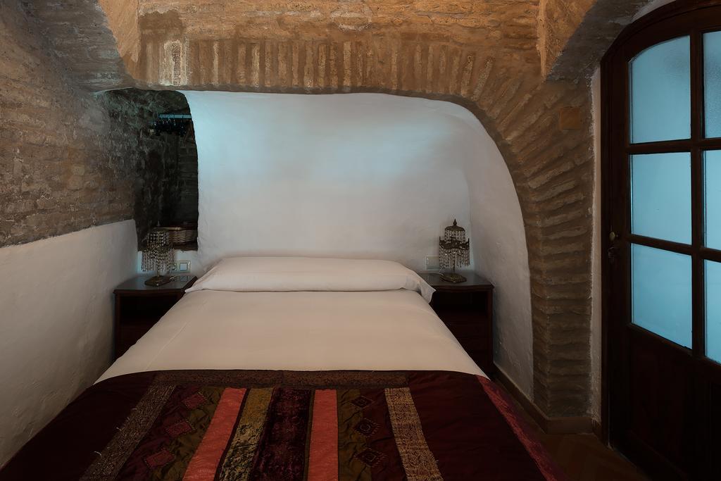 Holi-Rent Historic House Next To The Alcazar Apartment Sevilla Bagian luar foto