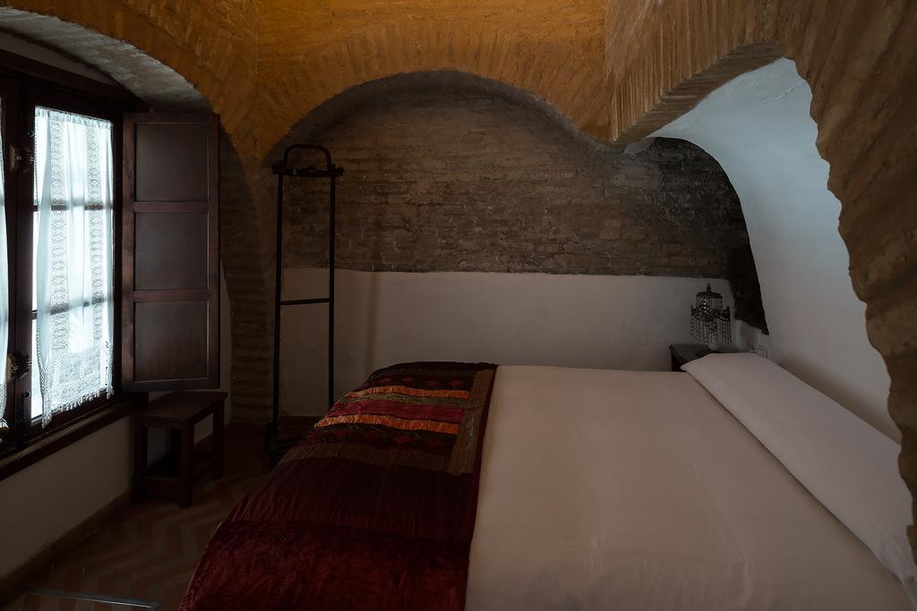 Holi-Rent Historic House Next To The Alcazar Apartment Sevilla Bagian luar foto