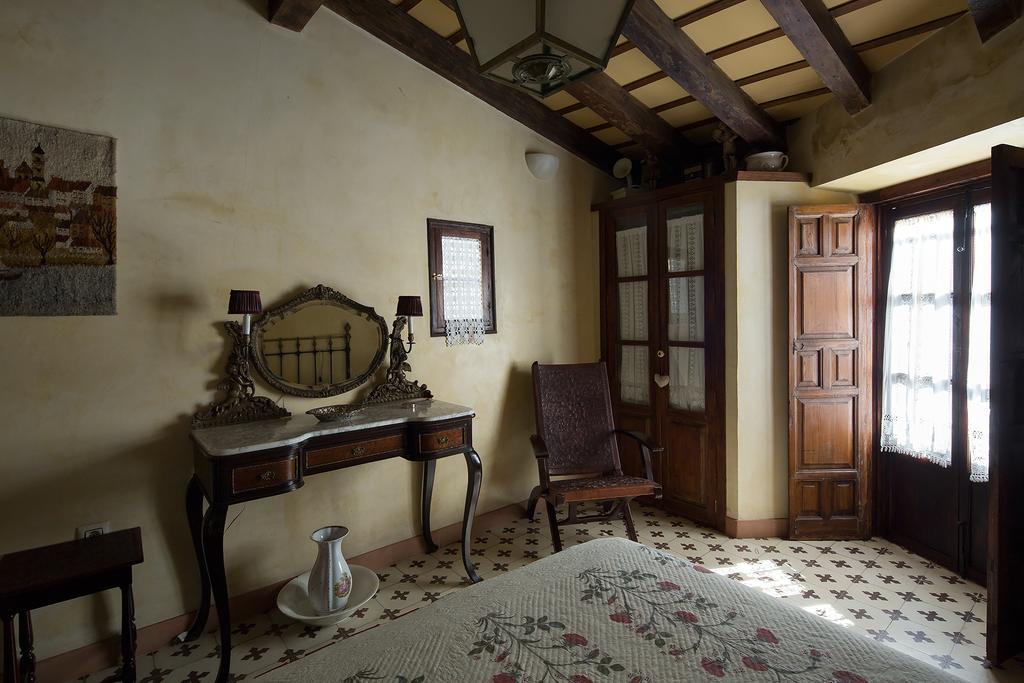 Holi-Rent Historic House Next To The Alcazar Apartment Sevilla Bagian luar foto