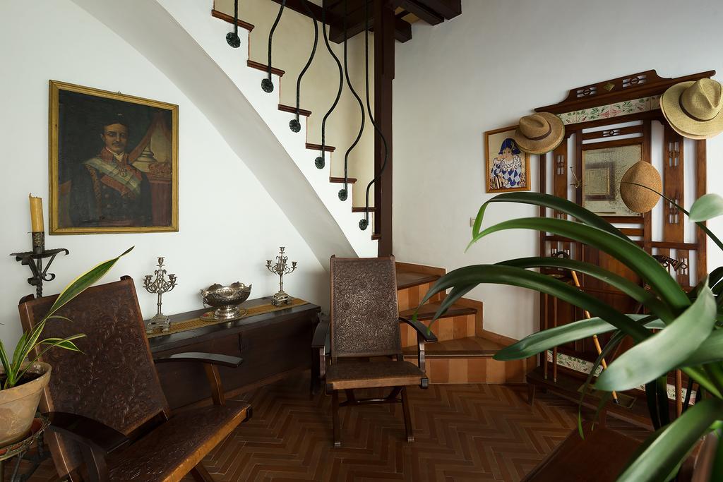 Holi-Rent Historic House Next To The Alcazar Apartment Sevilla Bagian luar foto